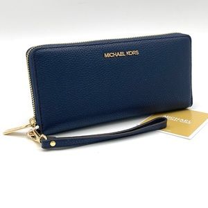 Michael Kors Large Continental Wallet Wristlet